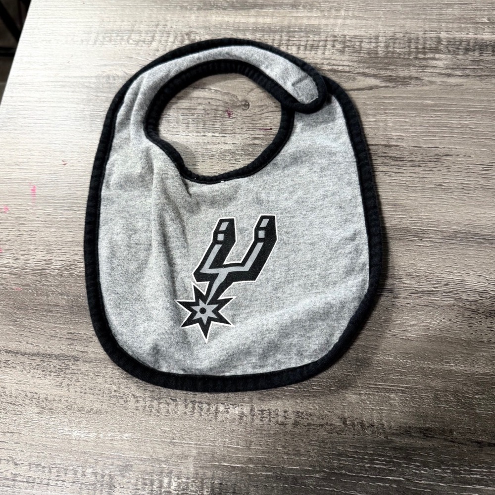 San Antonio Spurs NBA Baby Bib Gray Black Logo Hook and Loop Closure